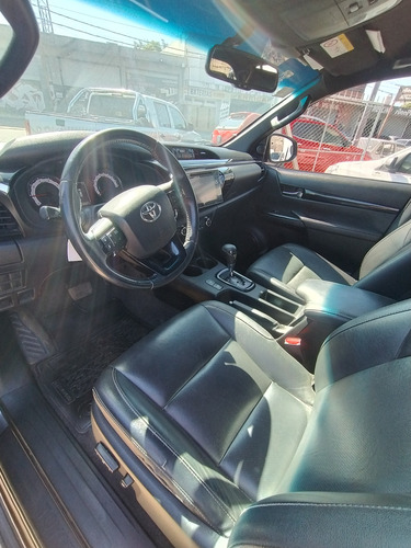 Toyota Hilux Srx, At, 4x2! Permuto! Financio!