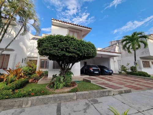 Imagen 1 de 19 de Gabriel Rivas Vende Casa En Urb. Trigal Norte Valencia Cod: Foc-1126