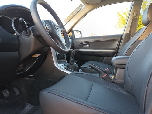 Imagen 11 de 24 de Camioneta Suzuki Grand Vitara Jiii, 4x4, 2010, Motor 2.4