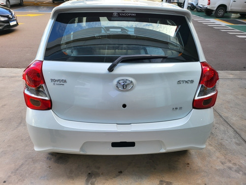 Imagen 6 de 12 de Toyota Etios 2022 1.5 Sedan X