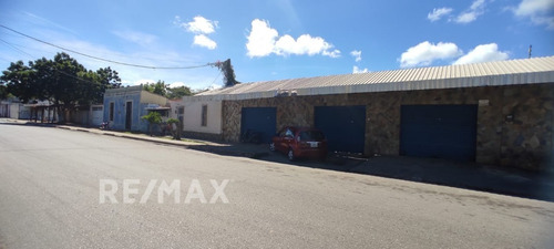 Imagen 16 de 17 de Re/max 2mil Vende Casa En La Vía Principal De Pedregales-juan Griego