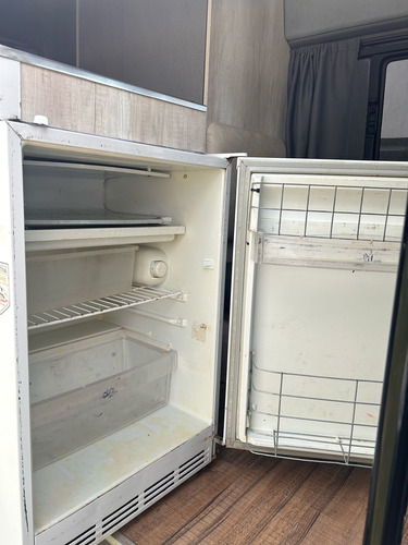 Sprinter 415, Año 2019, 116 Mil Km, Equipamiento
