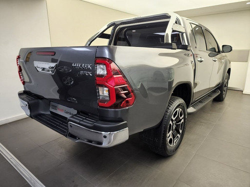 Imagen 4 de 15 de Toyota Hilux Dc 2.8 Td Srx 4x2 At6 204cv 2022