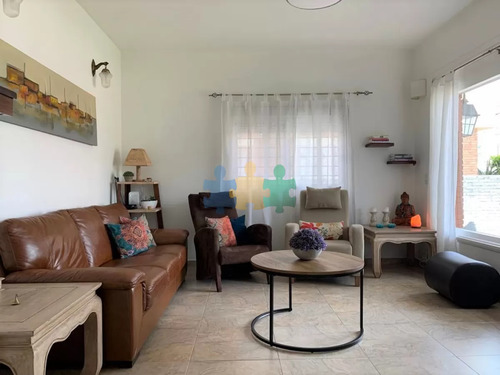 Casa En La Península De Punta Del Este En Venta - Seis Dormitorios Y Piscina - Ref : Eqp3144