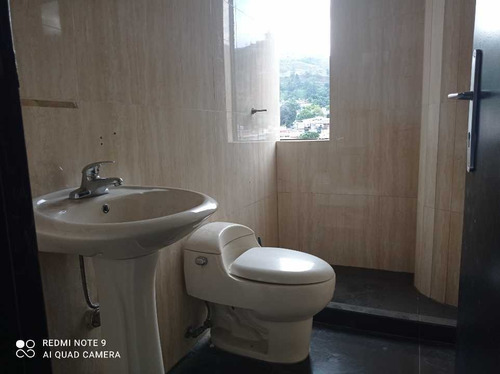 Imagen 7 de 11 de Alquilo Piso Industrial 1.710m2 Baruta 5295
