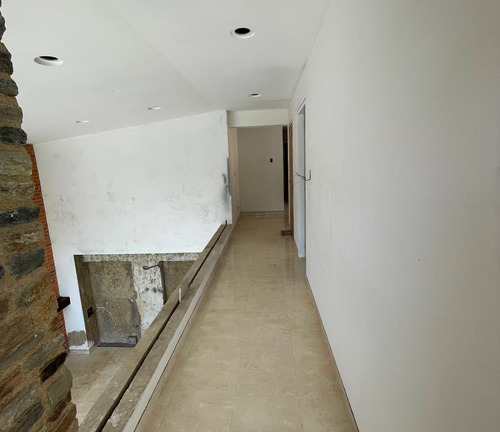 Urb. El Placer Quinta Remodelada
