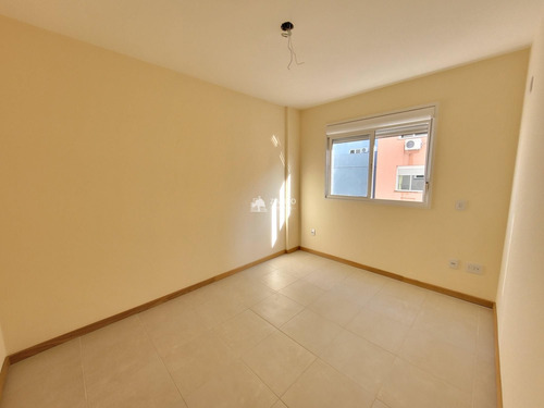 Imagem 7 de 12 de Apartamento Na Planta De 1 Dormitório Para Venda Em Santa Maria Próximo A Praça Dos Bombeiros - 989926