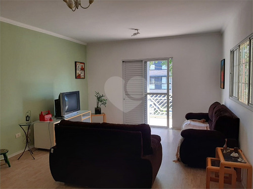 Imagem 3 de 25 de Você E Sua Familia Irão Morar Em Uma Charmosa Casa, Com Quintal, Em Um Bairro Maravilhoso. - Reo565323