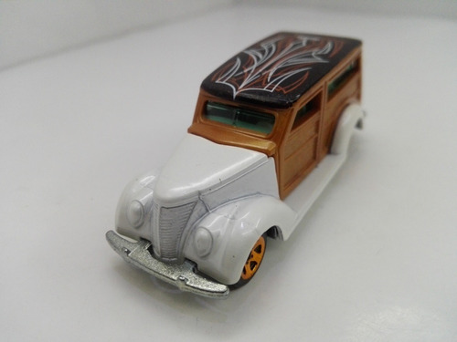Hot Wheels - 37 Ford Woodie Hot Rods Del 2010 Malaysia Bs