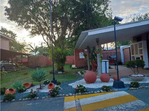 Venta Casa De 258mts2 Condominio En El Castillo, Jamundí 7384.