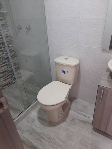Moderno Apartamento Completamente Nuevo, Sin Hipoteca,deal Tanto Para Vivir Como Para Invertir.
