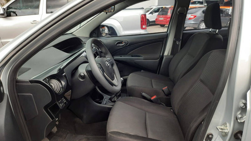 Imagem 10 de 10 de Toyota Etios 1.3 X 16v Flex 4p Manual