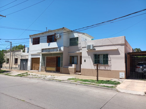 Venta De Casa Con Departamento Y Local Comercial