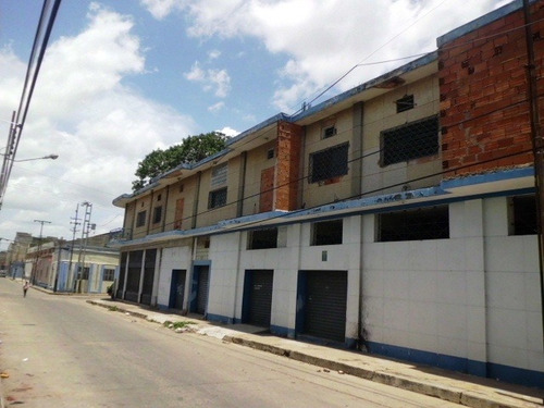 Imagen 2 de 8 de Edificio Con Locales En San Blas (crl-38)