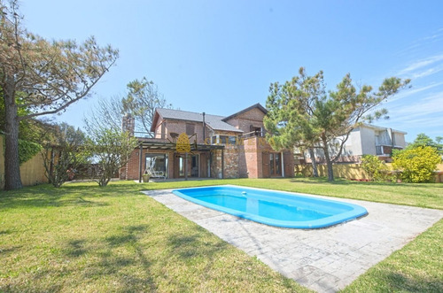Casa En Venta San Rafael, Con Piscina- Ref: 3875