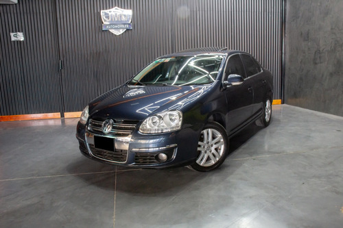 Volkswagen Vento 2.5 Luxury Wood