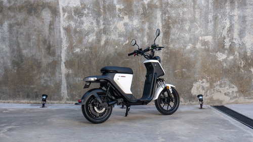 Imagen 6 de 15 de Scooter Electrico Nuuv U Pro Motor Bosh Celdas Panasonic