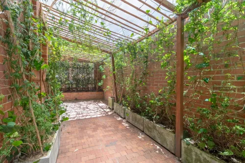 Apartamento En Arriendo En Los Rosales. Cod A17136