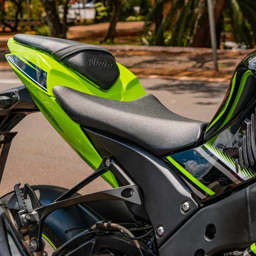 Imagem 3 de 10 de Moto Kawasaki Zx-10r Verde E Preta Ano 2017
