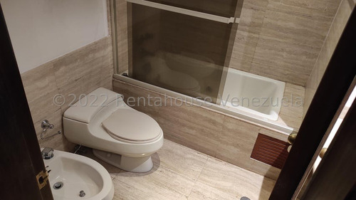 Carla Gonzalez Apartamento En Alquiler En Colinas De Valle Arriba Mls #23-493 Gt