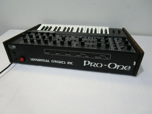 Imagen 9 de 9 de Sequential Circuits Pro One Analog Synthesizer