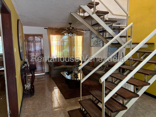 Dennymar, Alquila Bella Casta En El Este De Barquisimeto Totamente Amoblada Con Facil Acceso A Todo Bellos Acabados B5a21827