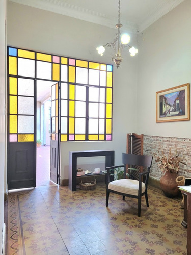 Casa Con Gran Terreno En Alvear 3800