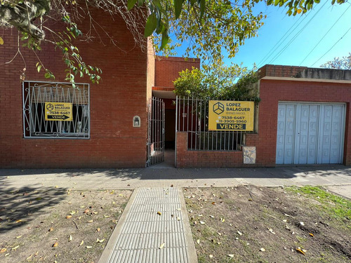 Casa De 3 Ambientes , Garage ,parrilla Y  Fondo - San Vicente