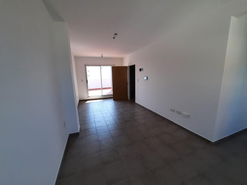 Venta De Departamentos 2 Y 3 Ambientes En Excelente Zona De Wilde.