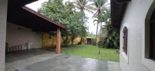 Imagem 6 de 15 de Casa No Bairro São Fernando, Em Itanhaém, Litoral Sul De São Paulo, Localizado Lado Praia. Imóvel Com 415 M² De Área Total, Sendo 113 M² Área Construída. Possui Espaço Para Piscina E Vaga Para 08 Auto