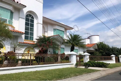 Se Vende Residencia En Lomas De Cocoyoc, Morelos