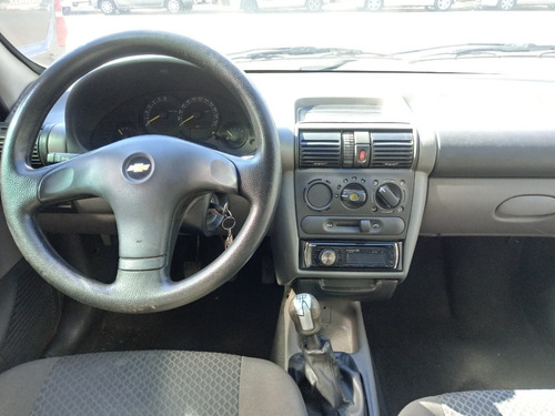 Imagem 8 de 15 de Chevrolet Classic Sedan 1.0 4p Vhce Flex Ls 2012