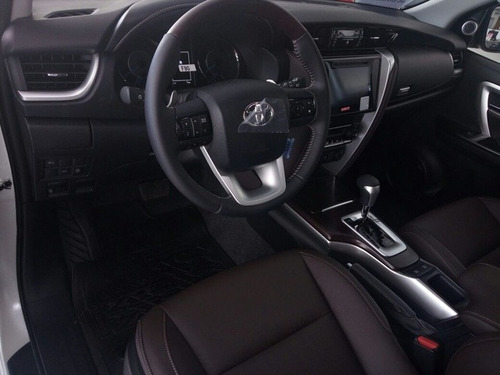 Toyota Sw4 2.8 Tdi Srx 7l 4x4 Aut. 5p