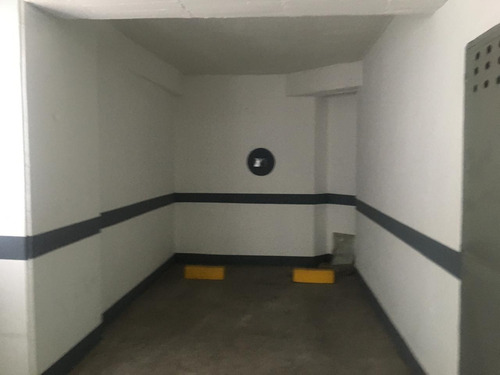 2 Estacionamientos Cubiertos Ubicado En Pb, Edificio Zen