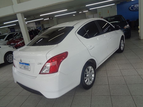 Nissan Versa 1.6 Sv