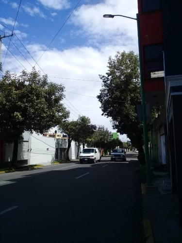 Imagen 6 de 13 de Renta De Local En Pequeña Plaza Comercial