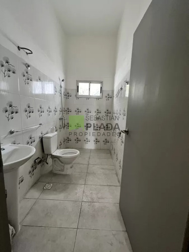 Gran Casa 4 Dormitorios, En Alquiler En El Centro De San Carlos