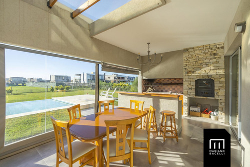 Casa En Venta En Terralagos