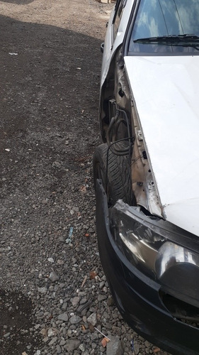 Imagem 4 de 8 de Carro De Passeio