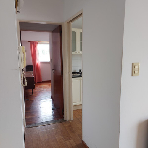 Departamento En Venta De 2 Dormitorios Y 2 Baños En San Lorenzo Centro - Santa Fe