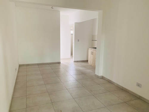 Imagen 3 de 12 de Oportunidad! Dos Ambientes A Estrenar Con Balcon En Inmejorable Ubicacion