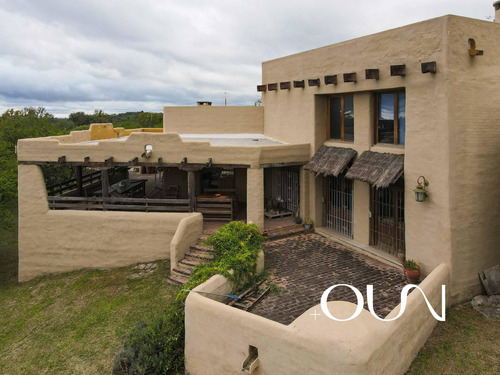 Casa En Venta En Mendiolaza, 3 Dormitorios.