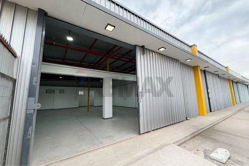 Bodega En Arriendo En Colina - 150 M2 + Oficina