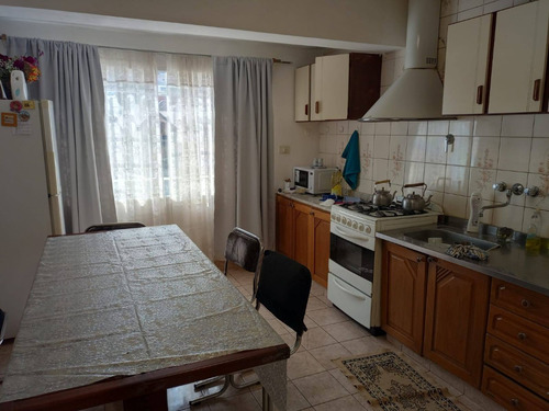Se Vende Hermosa Casa Familiar En Excelente Ubicación, Ideal Para Familia Numerosa O Inversionistas