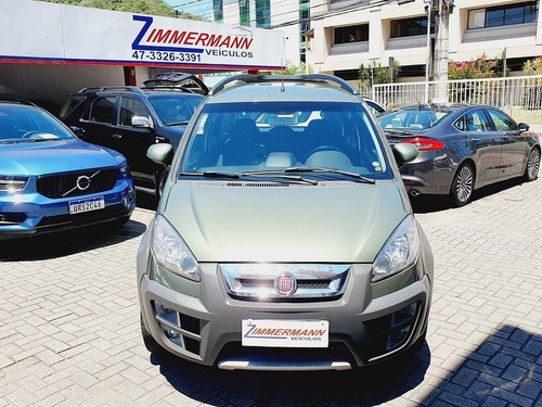 Imagem 8 de 12 de Fiat Idea Adventure Locker 1.8 Flex 2014