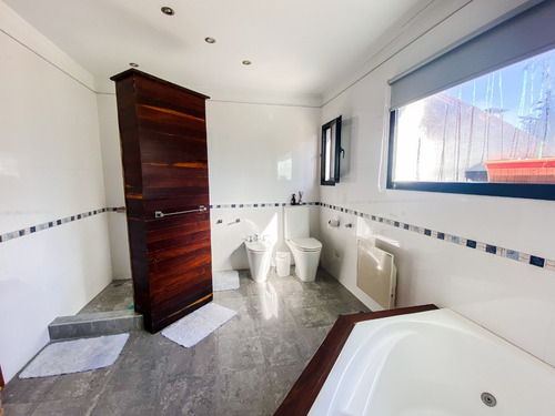 Imagen 11 de 14 de Venta De Impecable Casa, En Malibu Canning