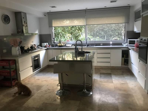 Imagen 12 de 30 de Nordelta | El Golf - Exclusiva Casa En Venta Impecable Vista Al Lago.