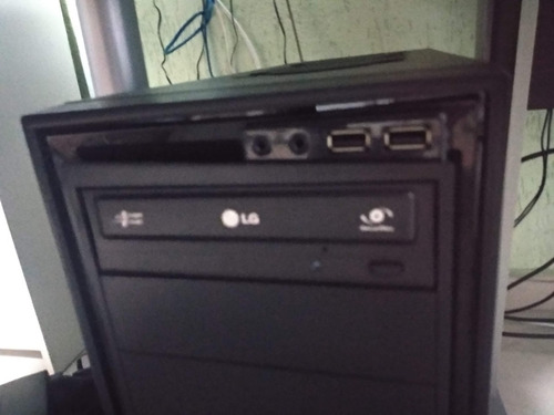 Computador Desktop Com Monitor, Teclado E Mouse