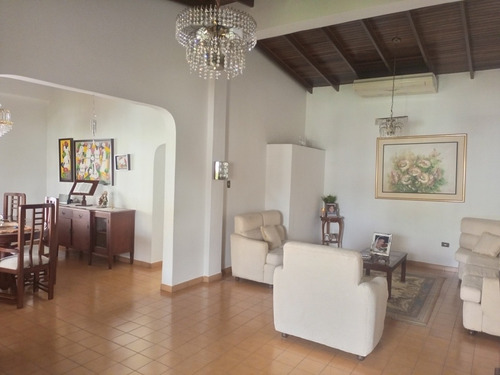 Imagen 5 de 15 de Amplia Y Hermosa Casa En La Mejor Urb. De La Ciudad
