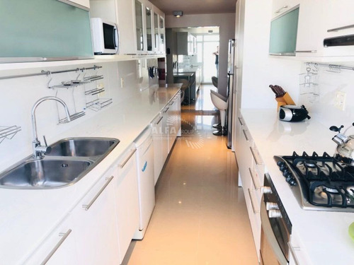 Imagen 8 de 19 de Apartamento En Venta, Mansa, Venta Temporario, 3 Dormitorios , Punta Del Este